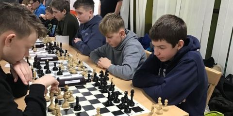 Zasloužený postup do kraje pro kvartány